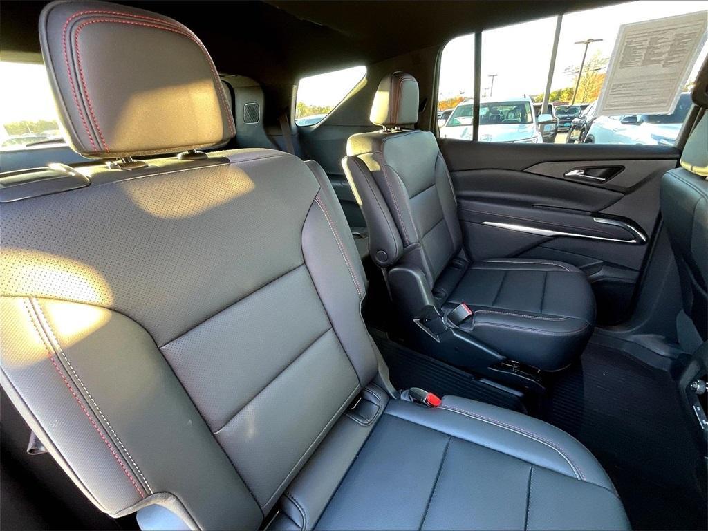 used 2025 Chevrolet Traverse car, priced at $46,977