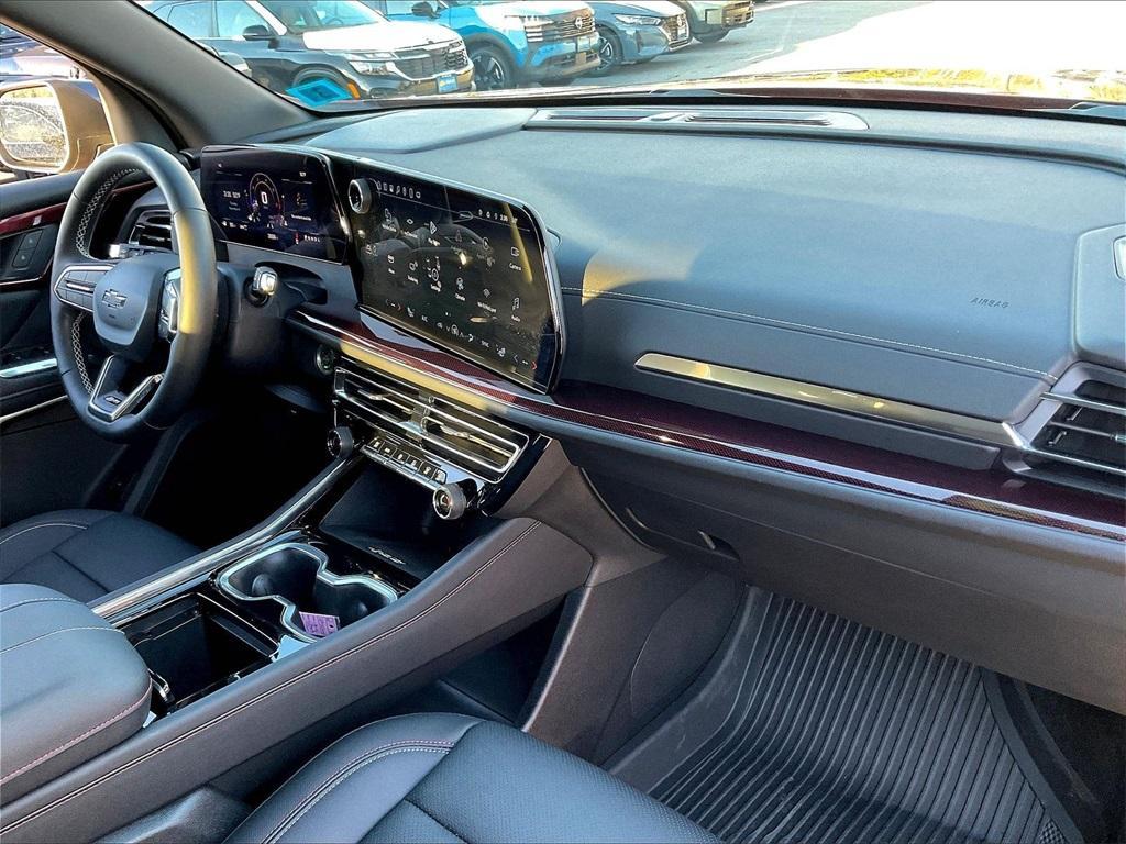 used 2025 Chevrolet Traverse car, priced at $46,977