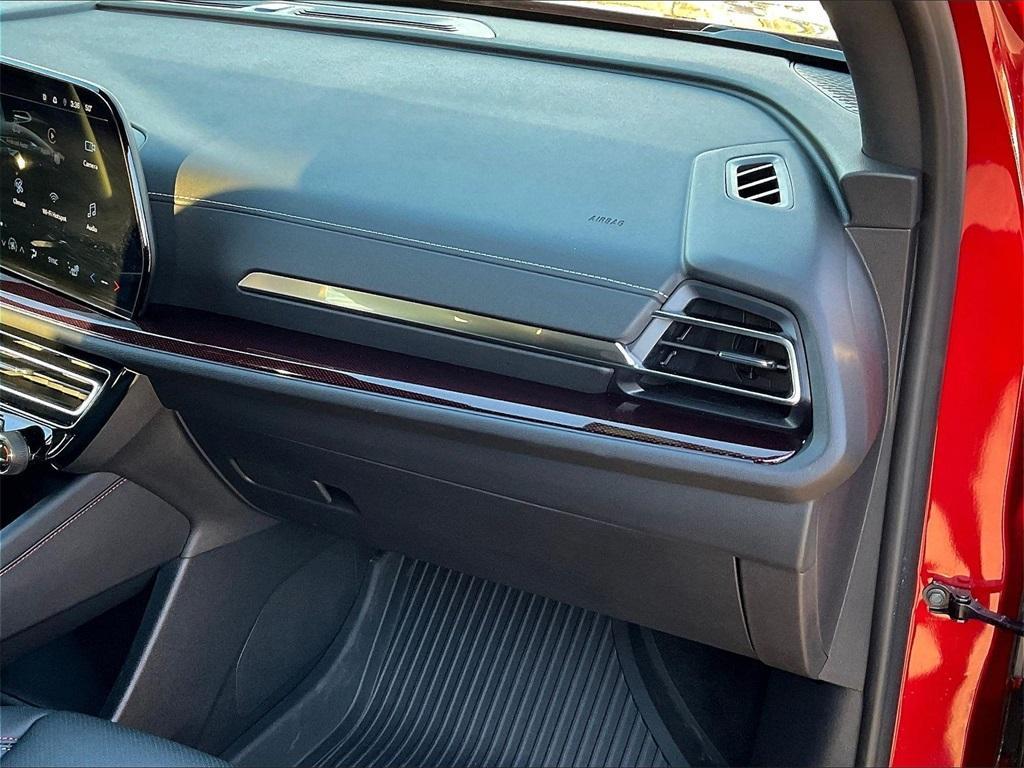 used 2025 Chevrolet Traverse car, priced at $46,977