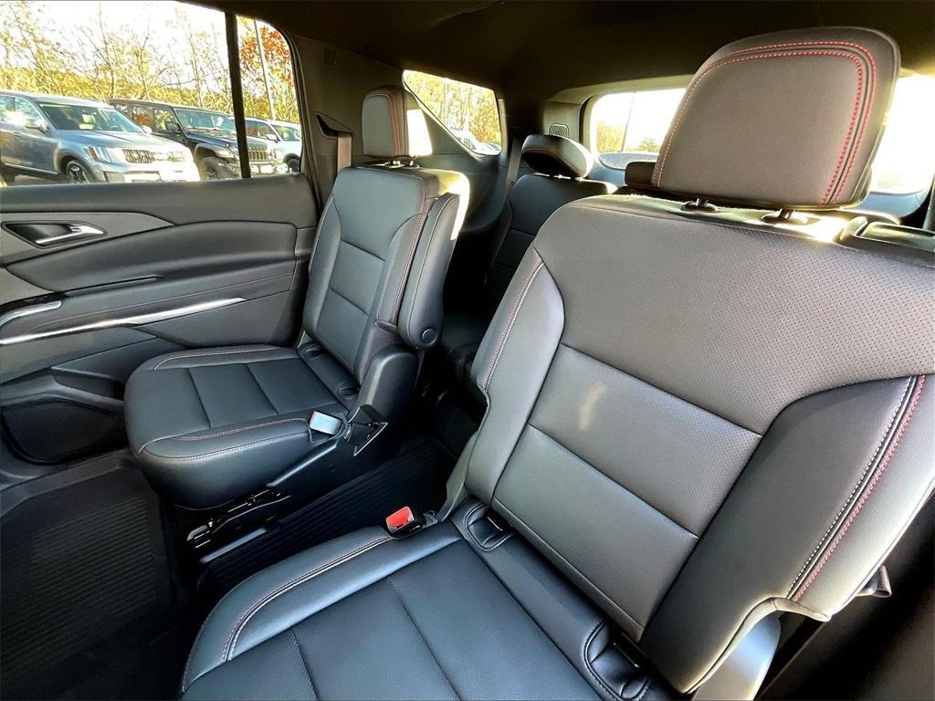 used 2025 Chevrolet Traverse car, priced at $46,977