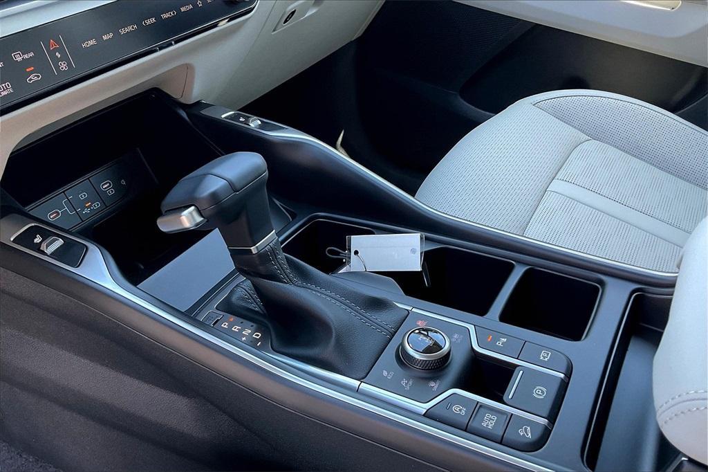 new 2025 Kia Sorento car, priced at $35,656
