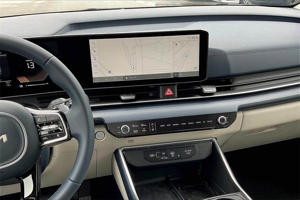 new 2025 Kia Carnival Hybrid car, priced at $40,895