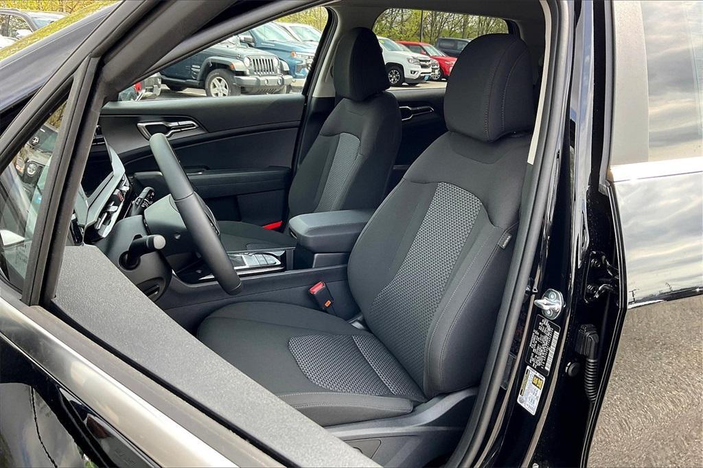 new 2026 Kia Sportage car, priced at $29,536