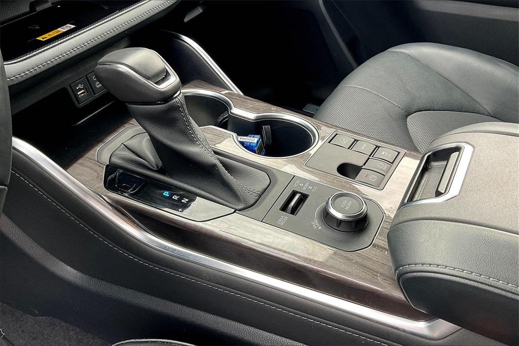 used 2023 Toyota Highlander car, priced at $38,767