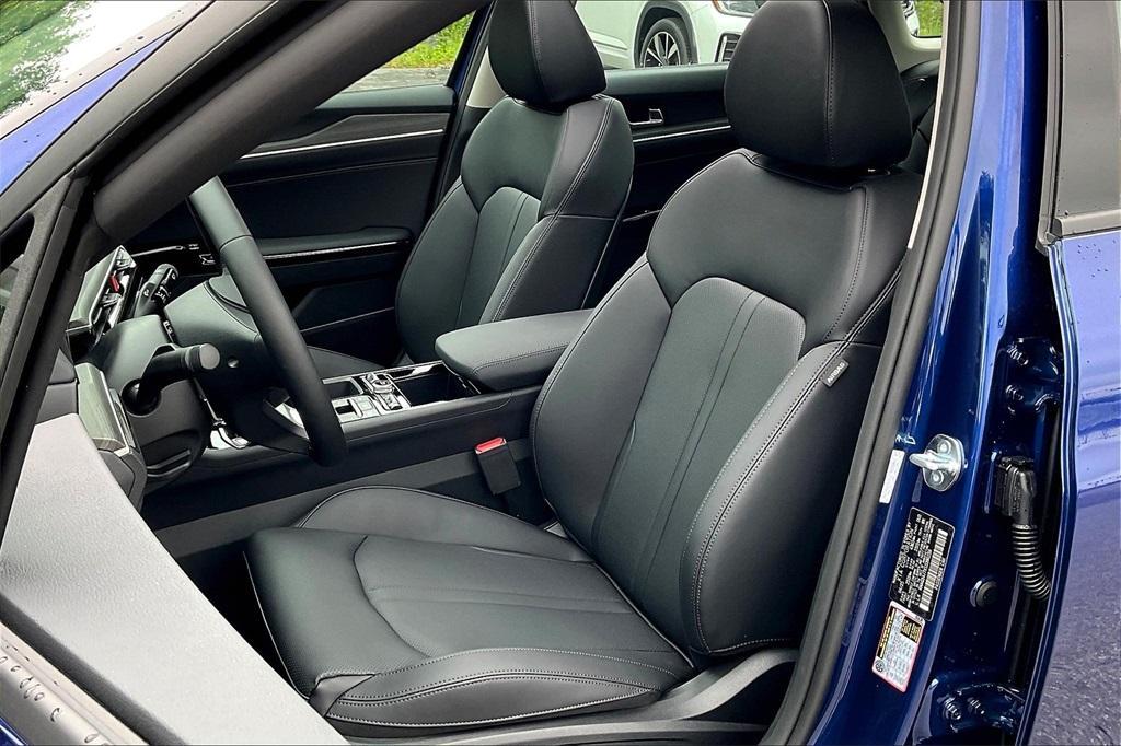 new 2025 Kia K5 car, priced at $33,825