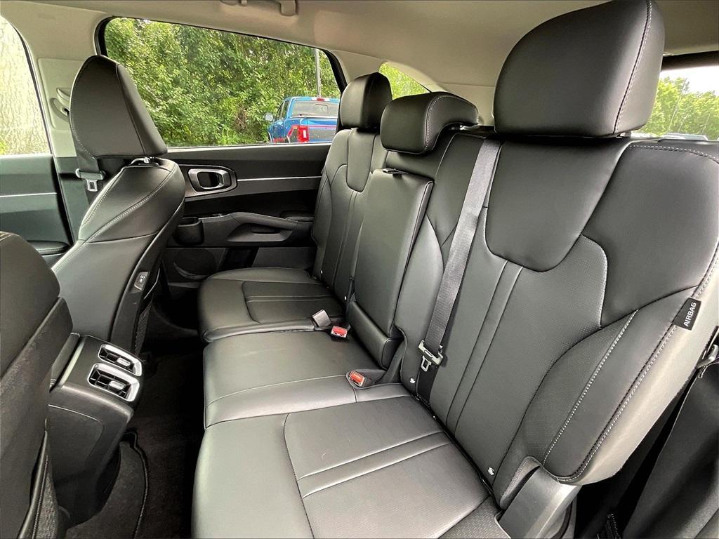 new 2025 Kia Sorento car, priced at $35,551