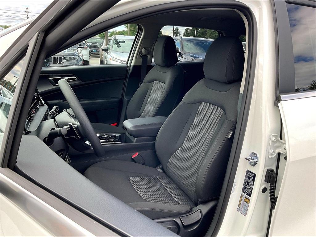 new 2025 Kia Sportage Hybrid car, priced at $30,310