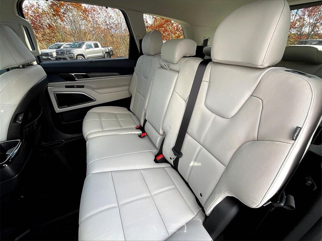 new 2025 Kia Telluride car, priced at $43,745