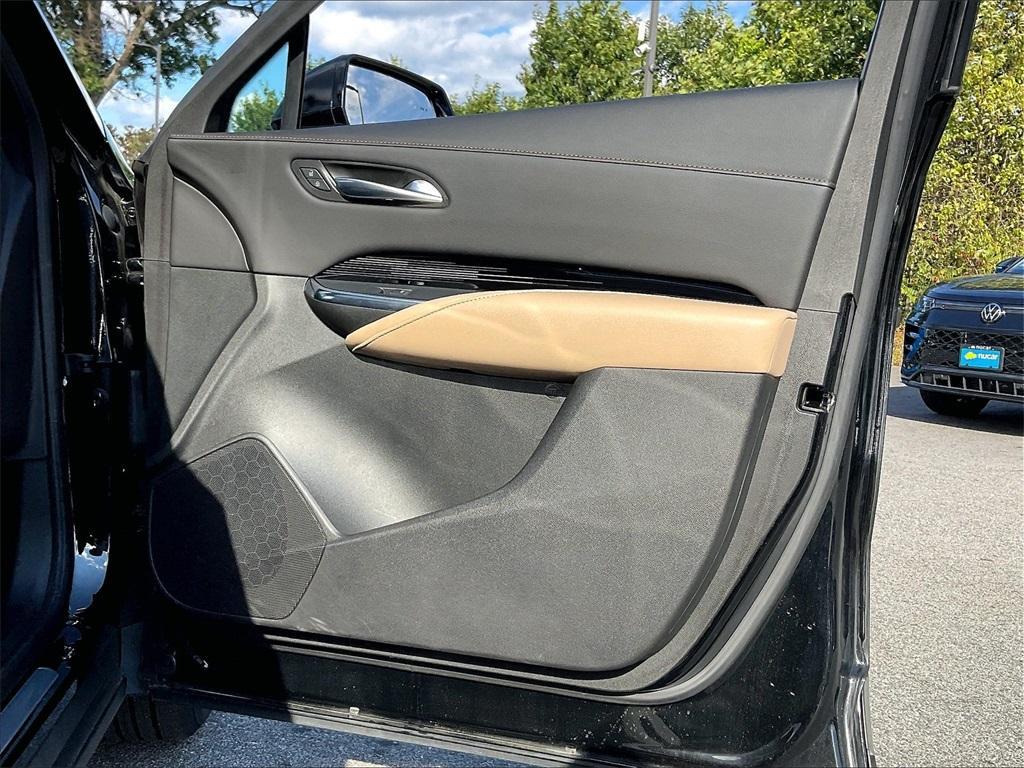 used 2024 Cadillac XT4 car, priced at $34,767