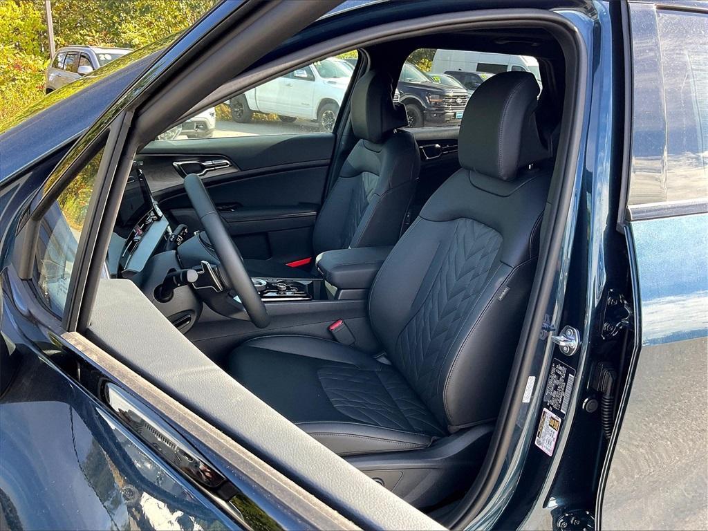 new 2025 Kia Sportage Plug-In Hybrid car, priced at $41,281