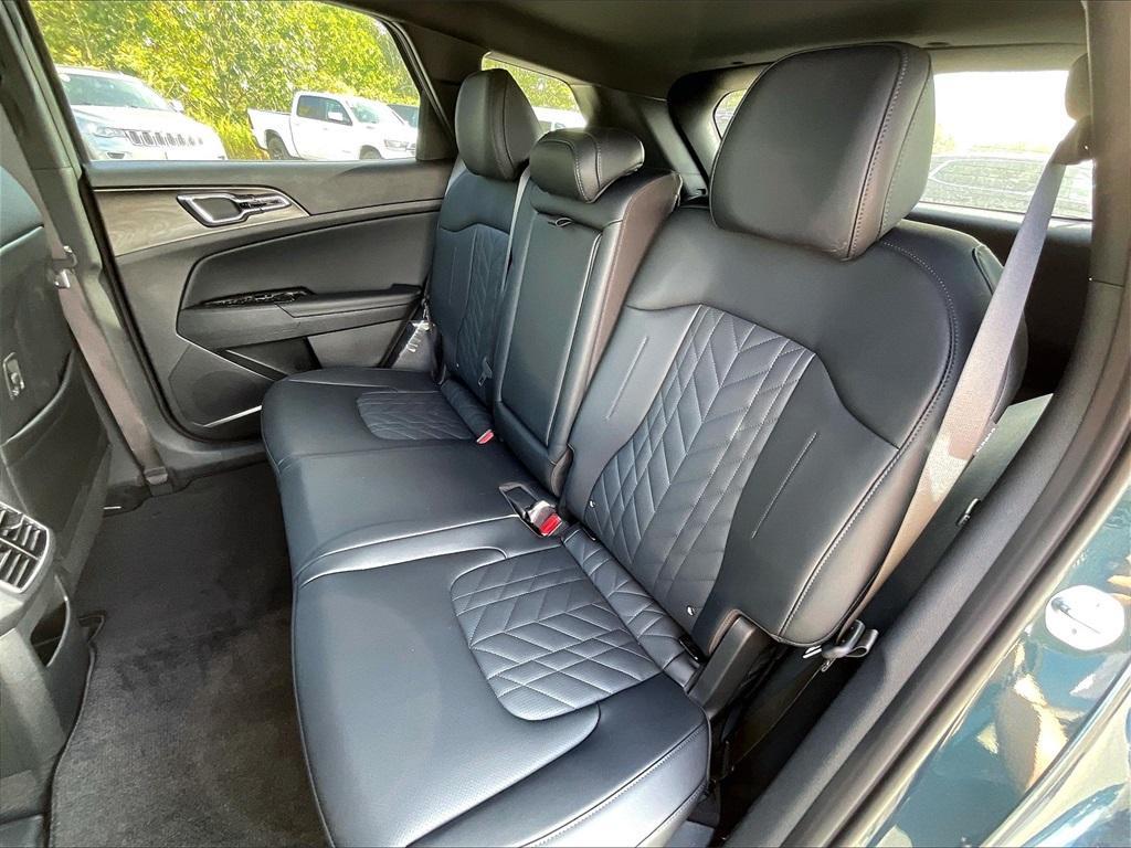 new 2025 Kia Sportage Plug-In Hybrid car, priced at $41,281