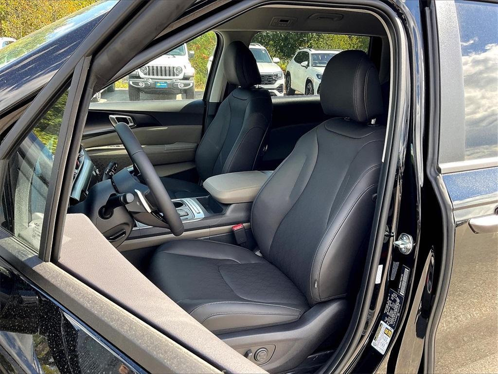new 2026 Kia Carnival Hybrid car, priced at $40,827