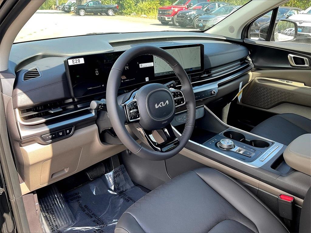 new 2026 Kia Carnival Hybrid car, priced at $40,827