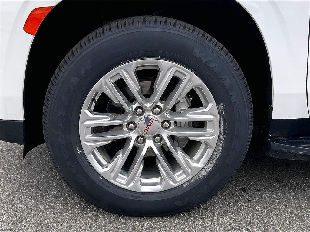 used 2024 GMC Yukon XL car, priced at $55,989