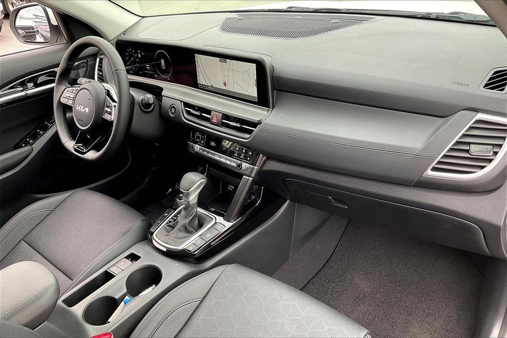 new 2025 Kia Seltos car, priced at $29,990