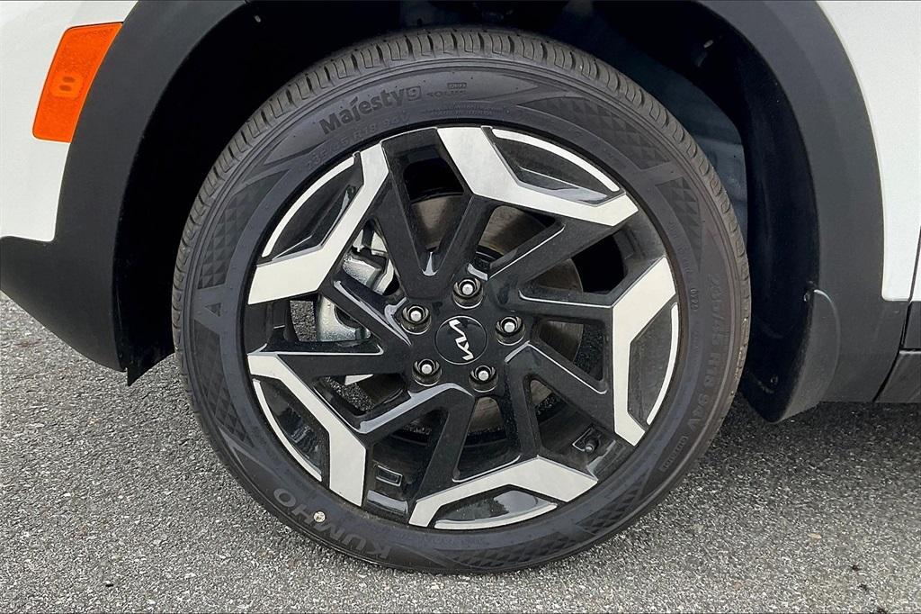 new 2025 Kia Seltos car, priced at $29,990