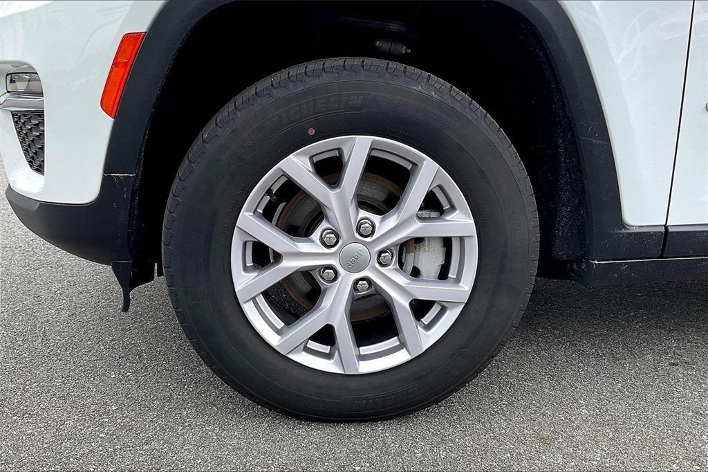 used 2022 Jeep Grand Cherokee car, priced at $29,989