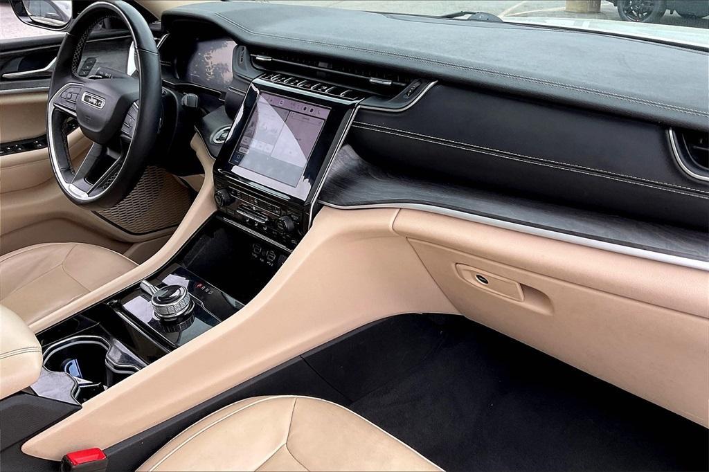 used 2022 Jeep Grand Cherokee car, priced at $29,989