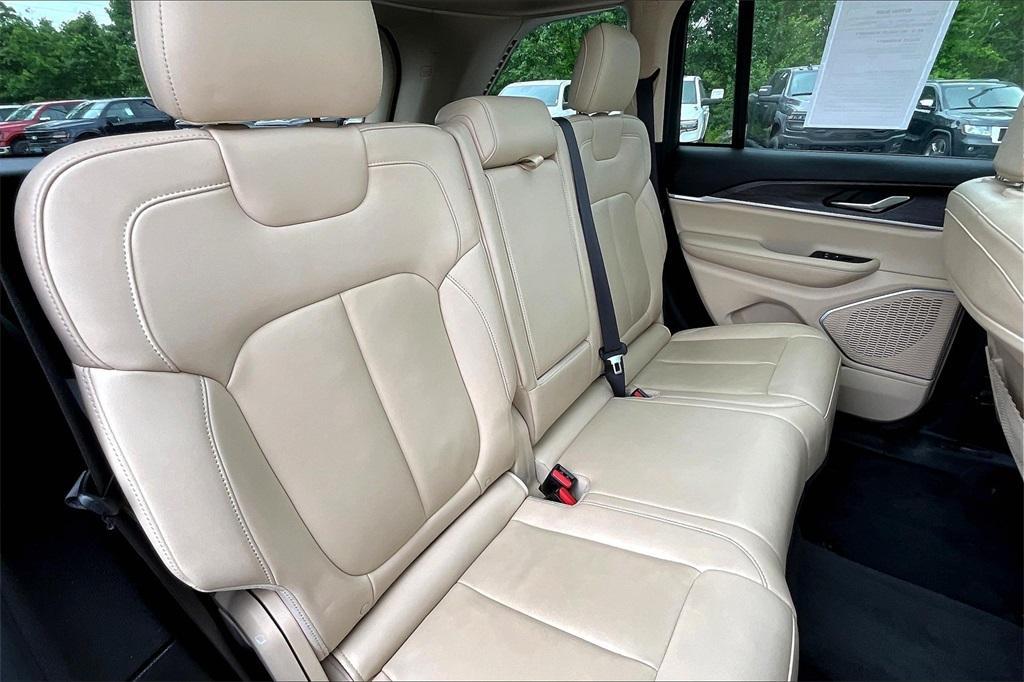 used 2022 Jeep Grand Cherokee car, priced at $29,989