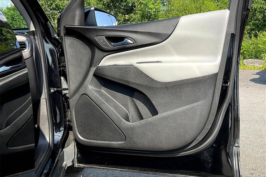 used 2023 Chevrolet Equinox car, priced at $21,557