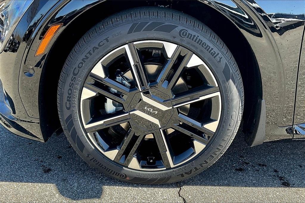 new 2025 Kia EV6 car, priced at $45,205