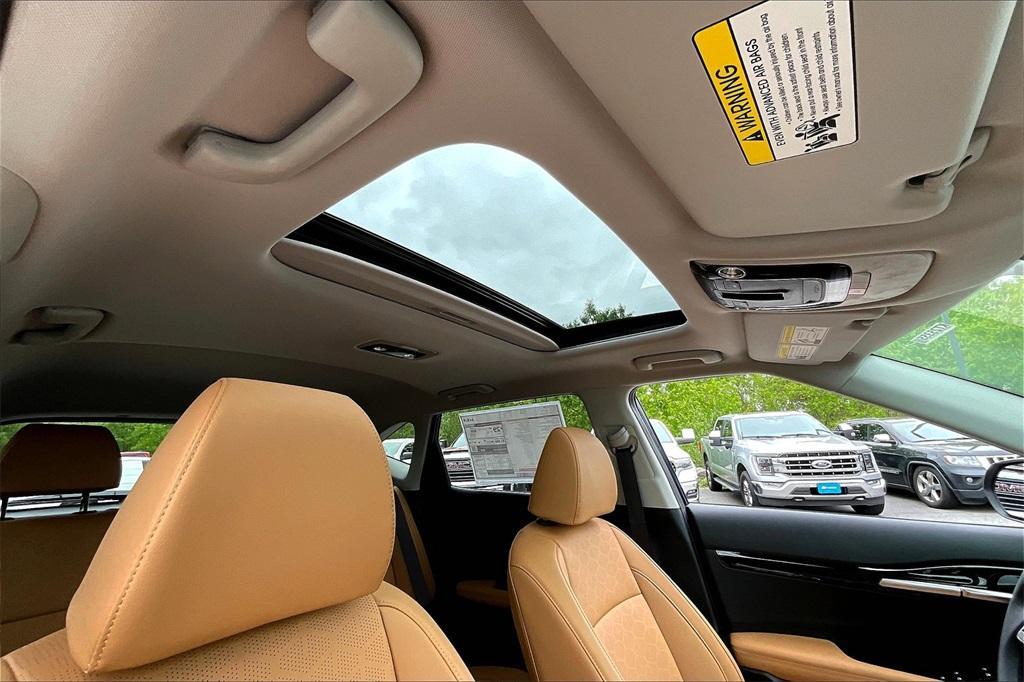 new 2025 Kia Seltos car, priced at $27,737
