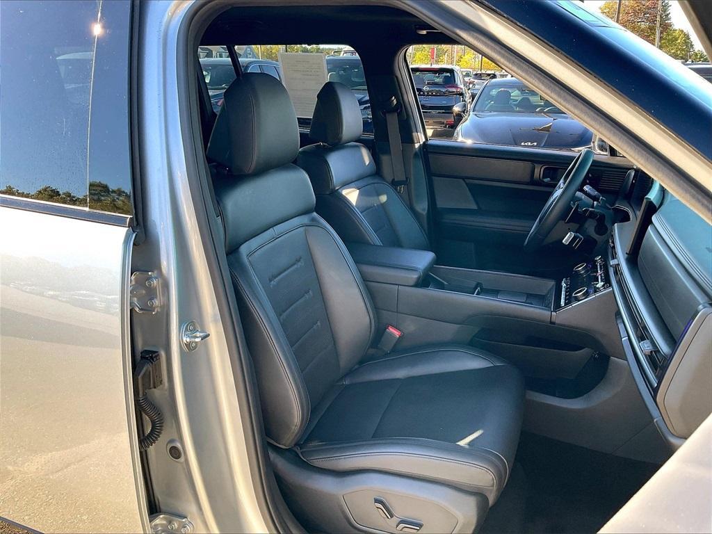 used 2024 Hyundai Santa Fe car, priced at $39,454
