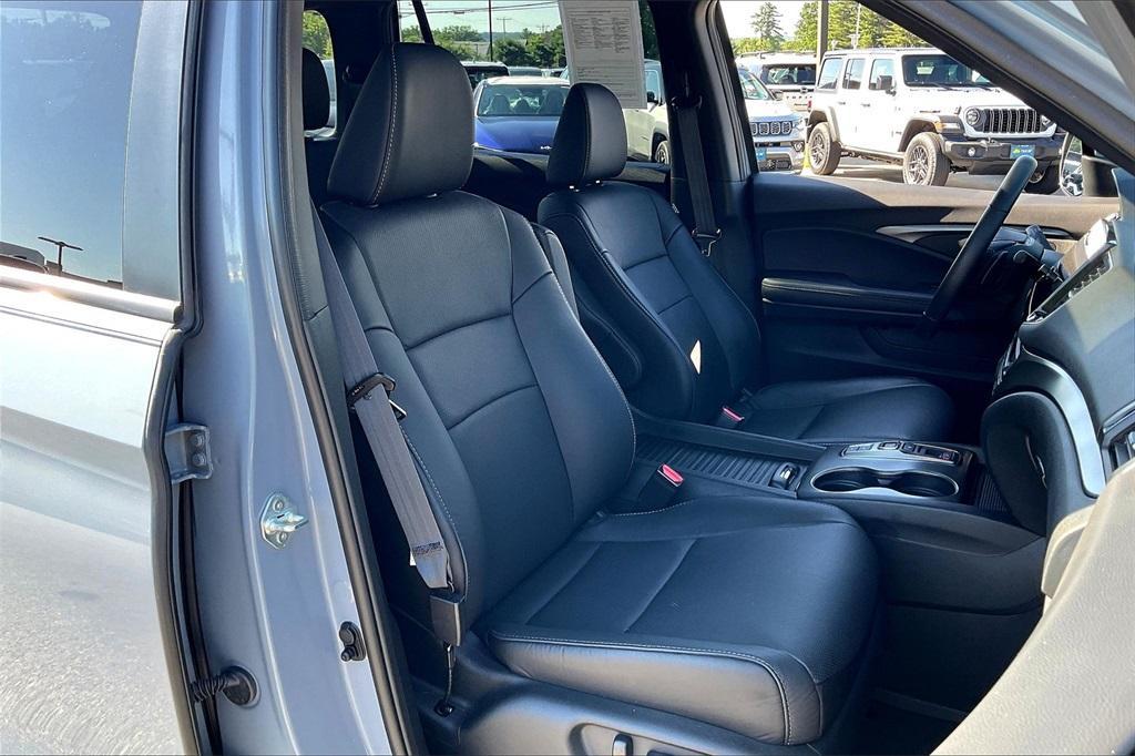 used 2023 Honda Passport car, priced at $30,557