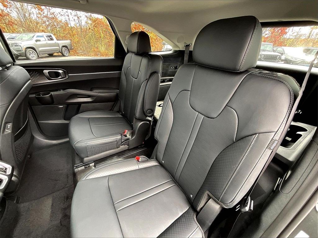 new 2026 Kia Sorento Hybrid car, priced at $42,885