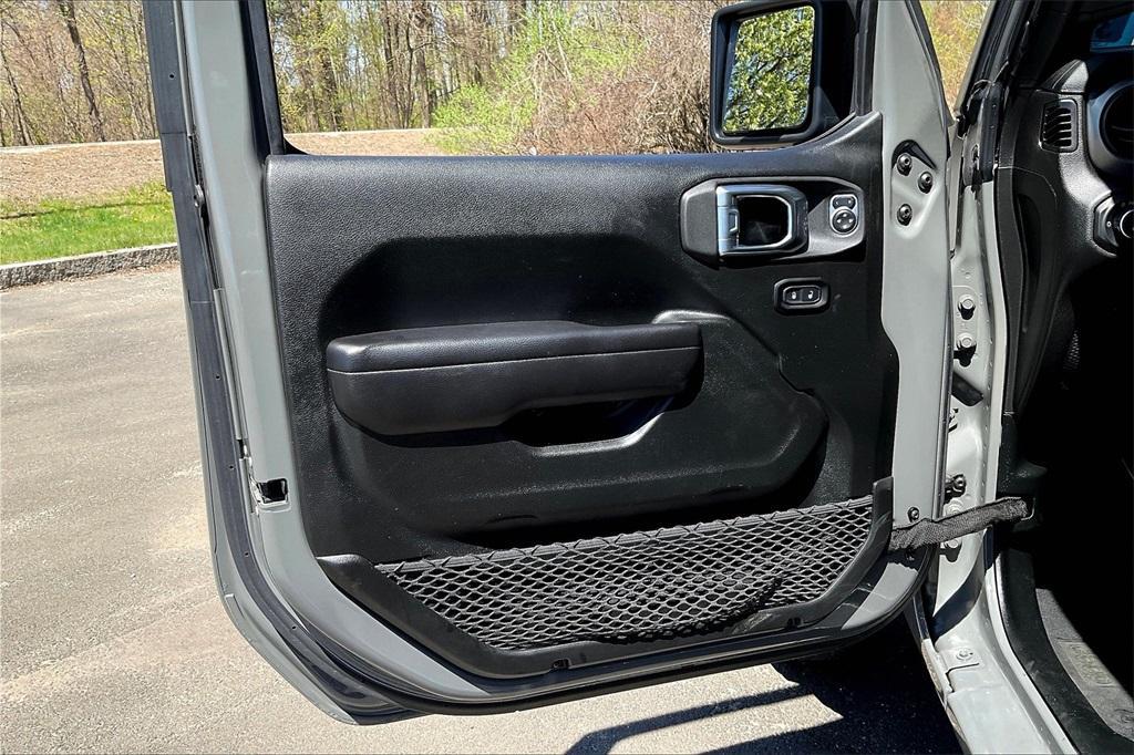 used 2021 Jeep Gladiator car, priced at $30,744