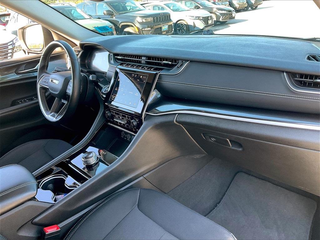 used 2022 Jeep Grand Cherokee car, priced at $28,404