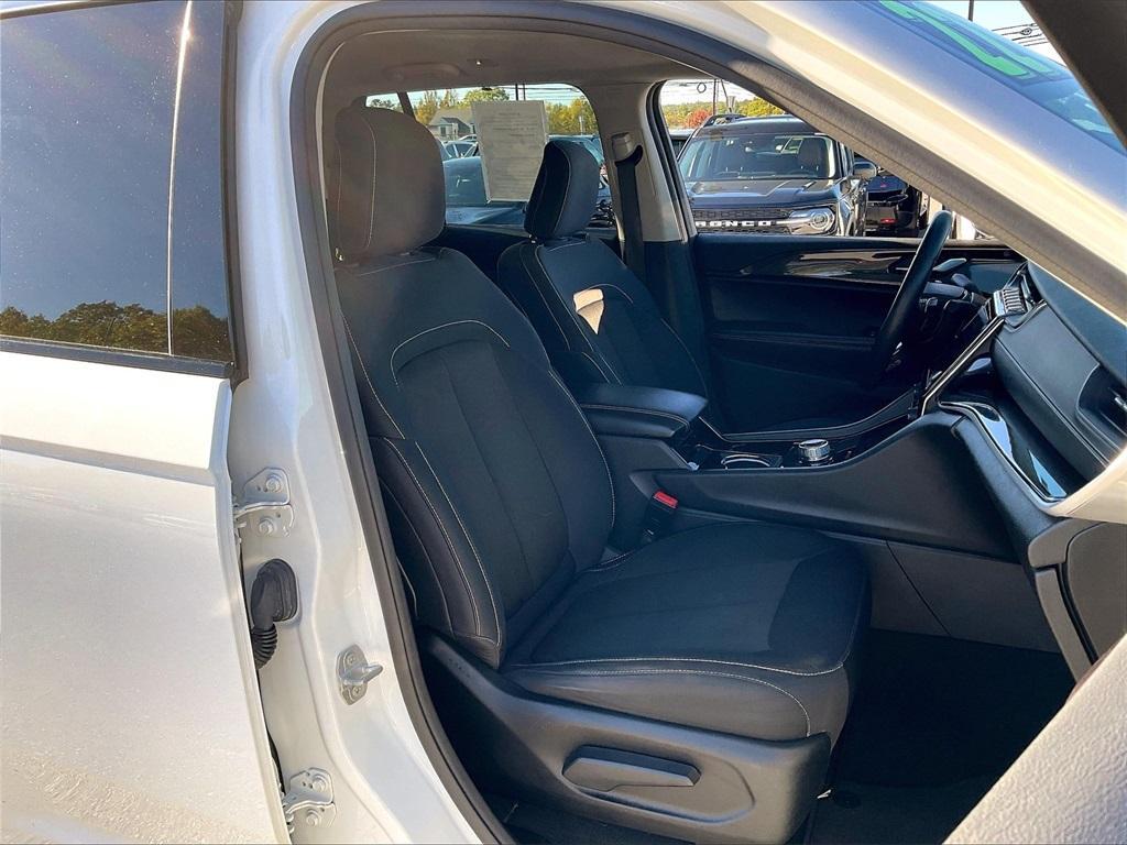 used 2022 Jeep Grand Cherokee car, priced at $28,404