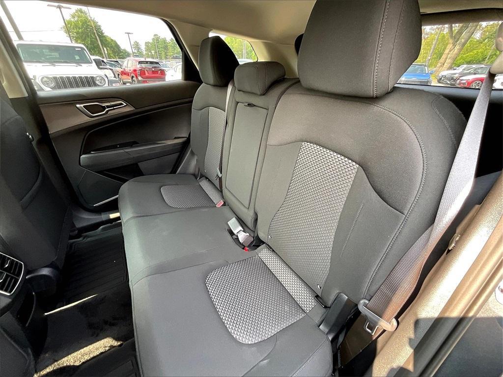 new 2025 Kia Sportage Hybrid car, priced at $30,205