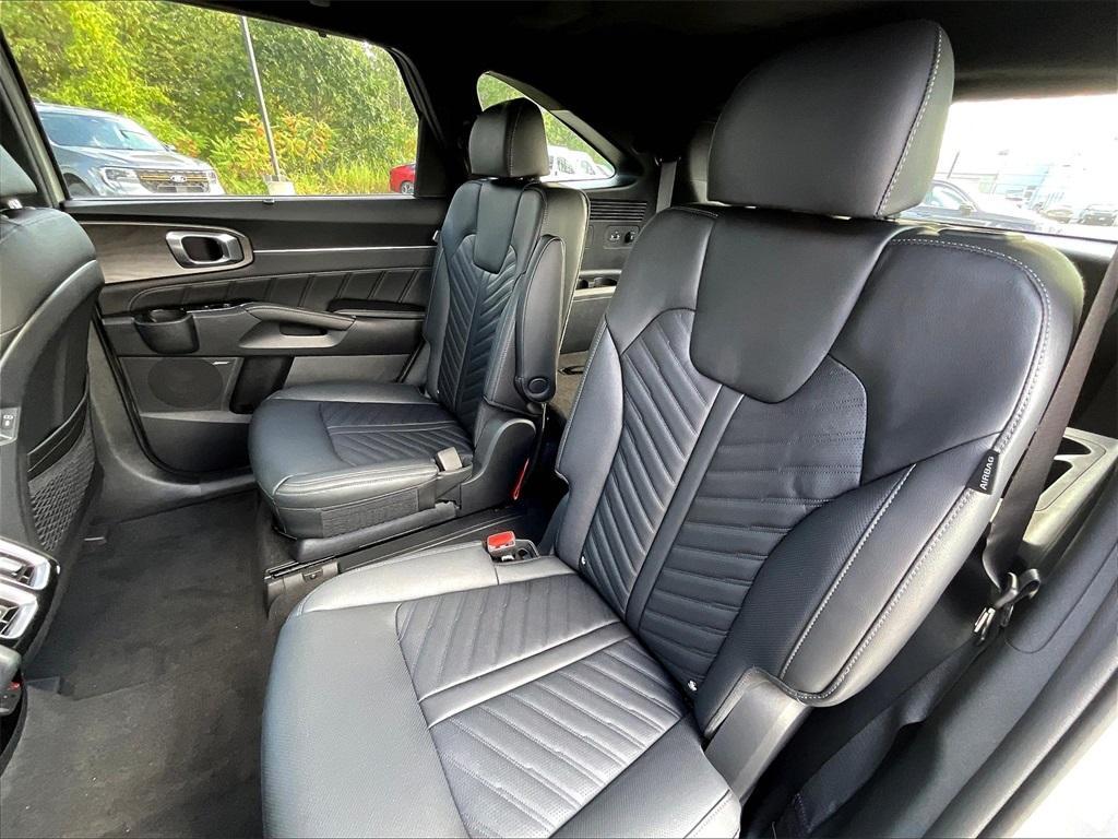 new 2026 Kia Sorento car, priced at $46,080
