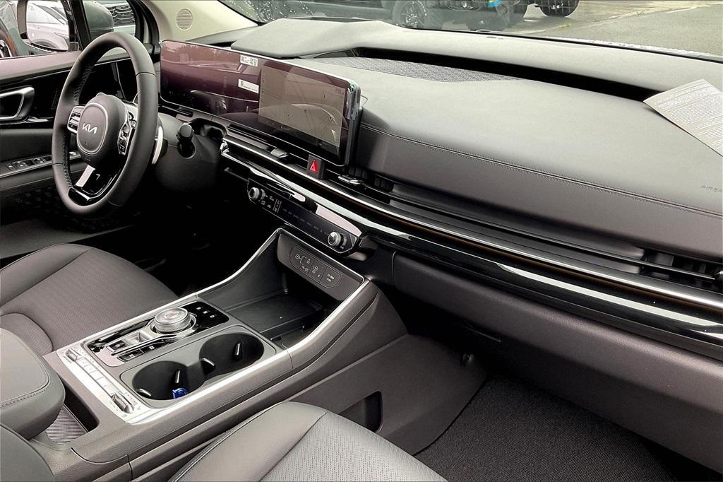 new 2026 Kia Carnival Hybrid car, priced at $54,285