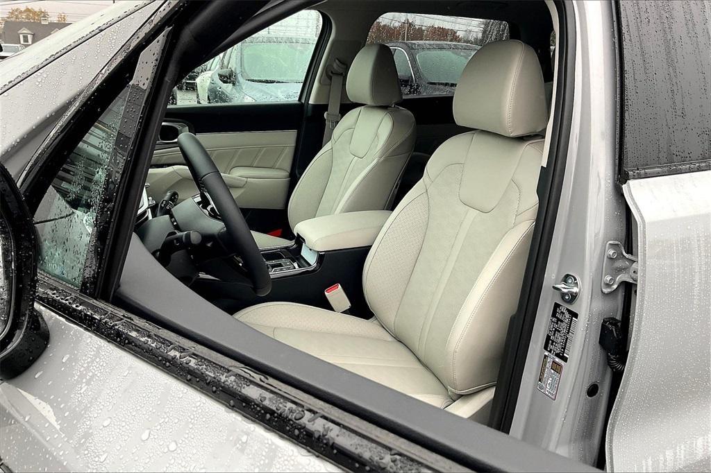 new 2025 Kia Sorento car, priced at $41,079