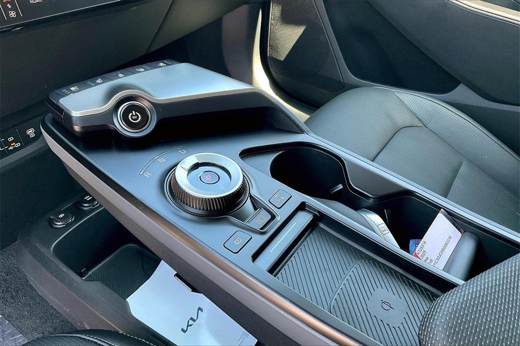 new 2025 Kia EV6 car, priced at $40,804
