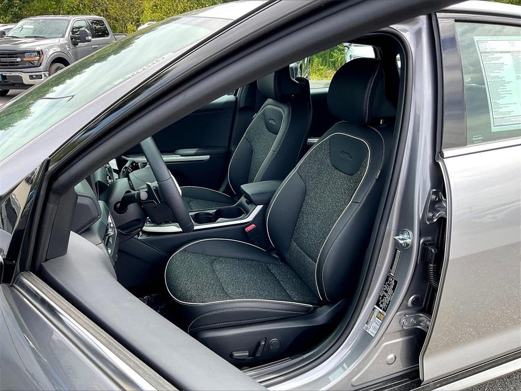 new 2025 Kia K4 car, priced at $23,939