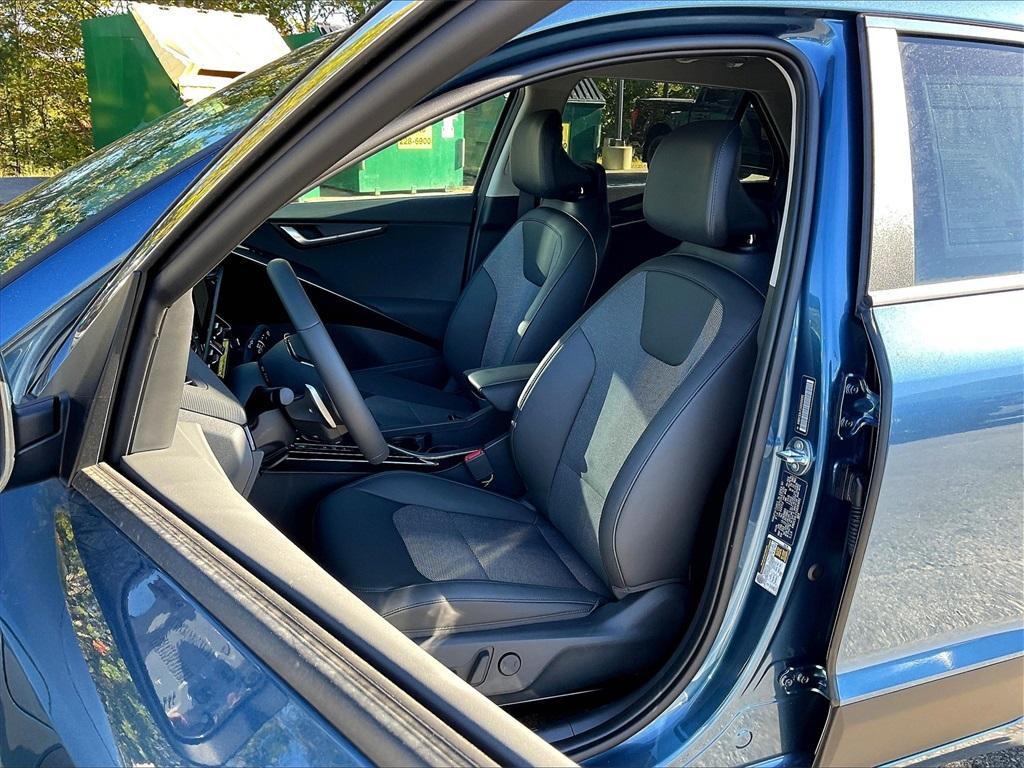 new 2025 Kia Niro Plug-In Hybrid car, priced at $33,649