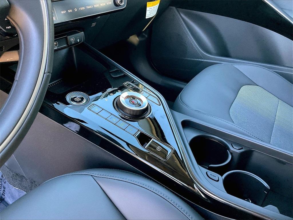 new 2025 Kia Niro Plug-In Hybrid car, priced at $33,649