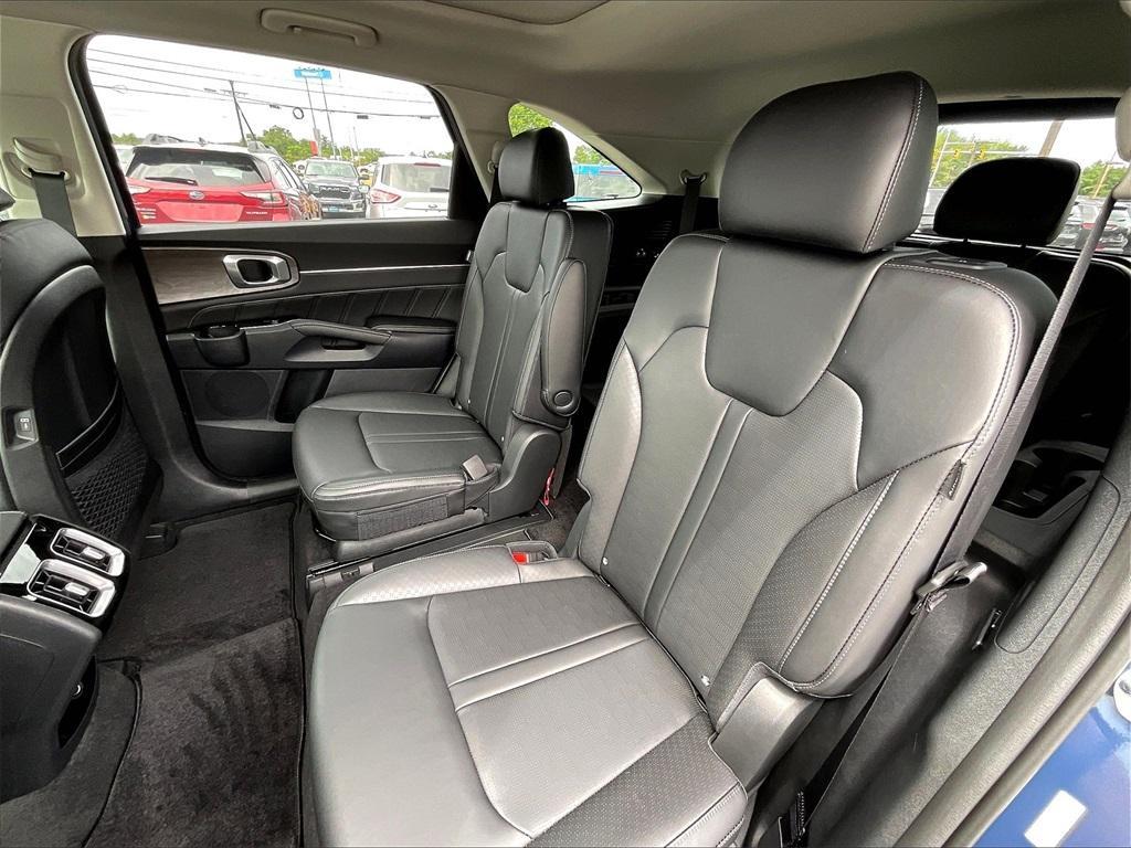 new 2025 Kia Sorento car, priced at $40,464