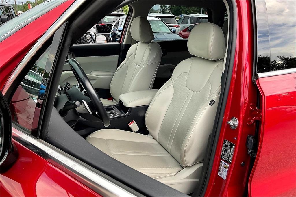 used 2022 Kia Sorento Hybrid car, priced at $24,844
