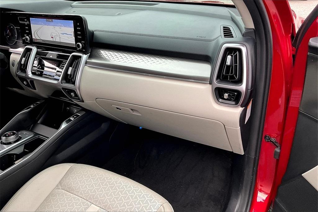 used 2022 Kia Sorento Hybrid car, priced at $24,844