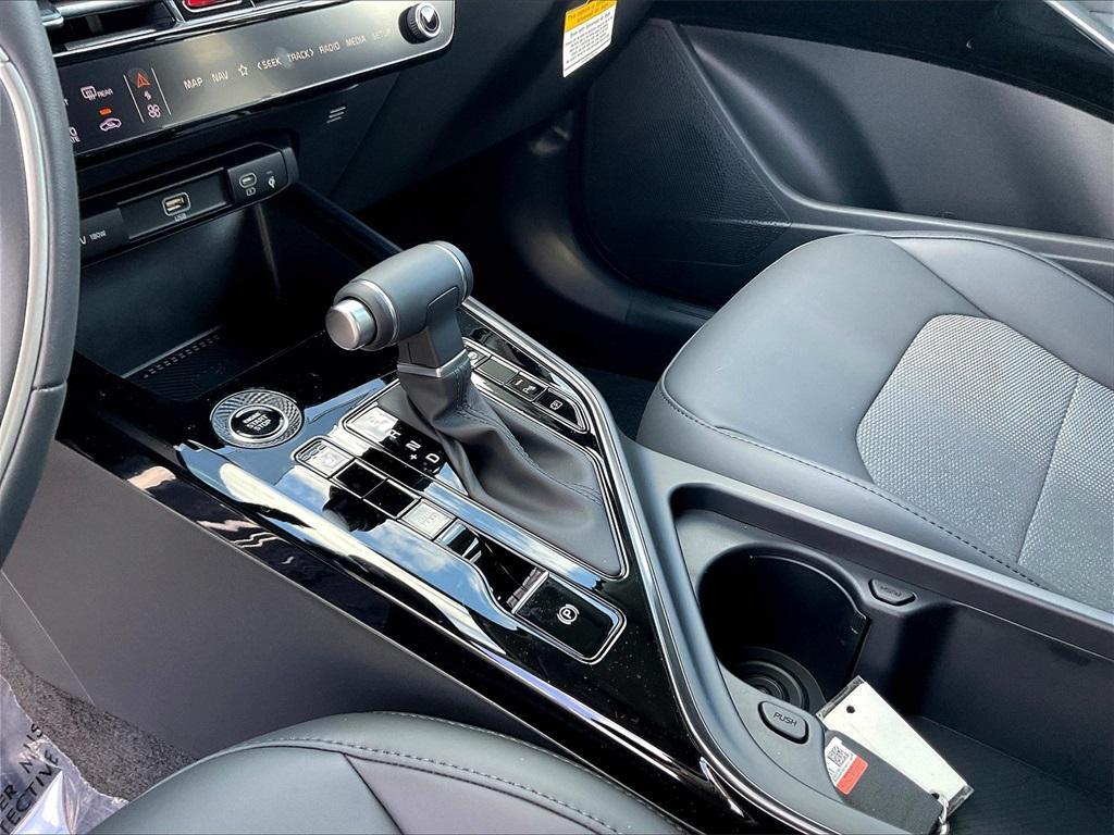 new 2025 Kia Niro car, priced at $28,697