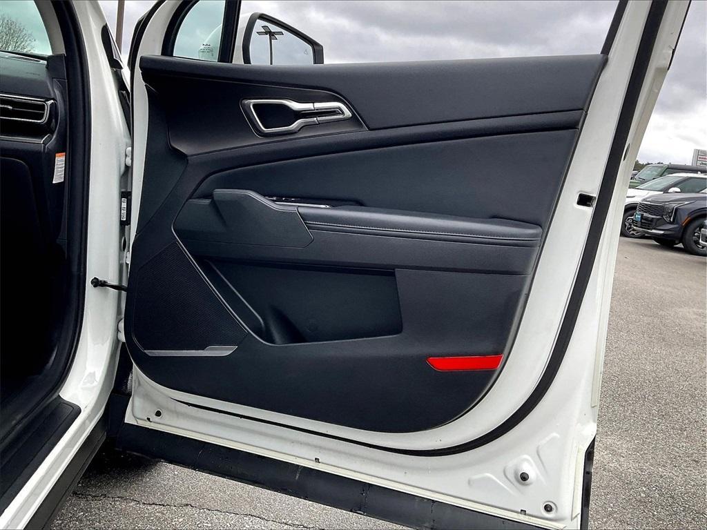 used 2023 Kia Sportage Hybrid car, priced at $24,677