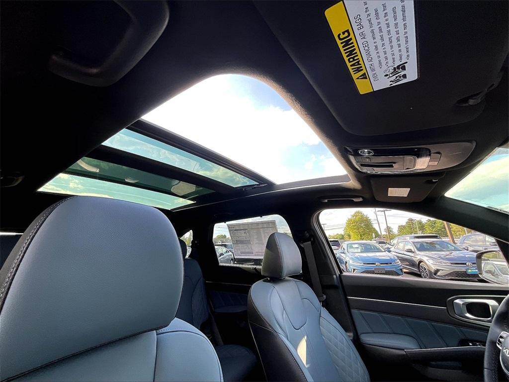 new 2025 Kia Sorento Hybrid car, priced at $43,980