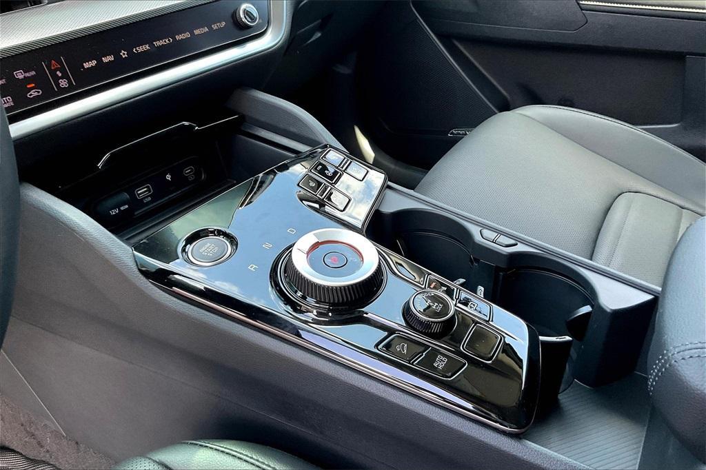 new 2025 Kia Sportage Hybrid car, priced at $38,450