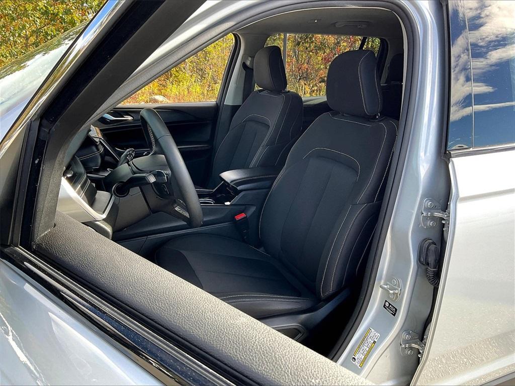 used 2023 Jeep Grand Cherokee L car, priced at $25,887