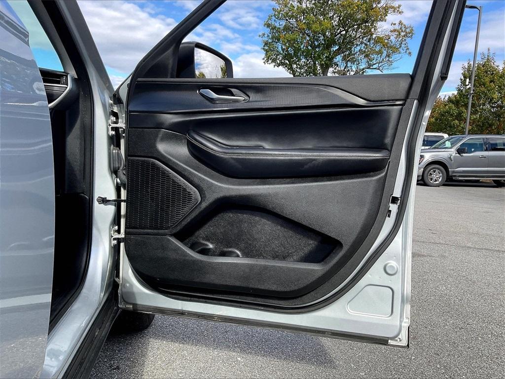 used 2023 Jeep Grand Cherokee L car, priced at $25,887