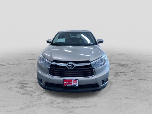 used 2016 Toyota Highlander car, priced at $18,995